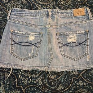 Abercrombie & Fitch Y2k vintage destroyed denim skirt Women’s Sz.4/27